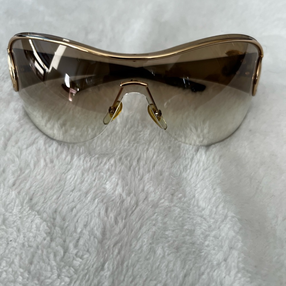 Gucci Gold Bumble Bee Frame Sunglasses with Brown Gradient Lenses